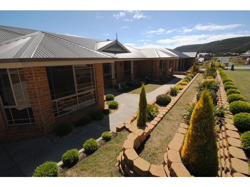 13 Stockade  Close, Lithgow NSW 2790