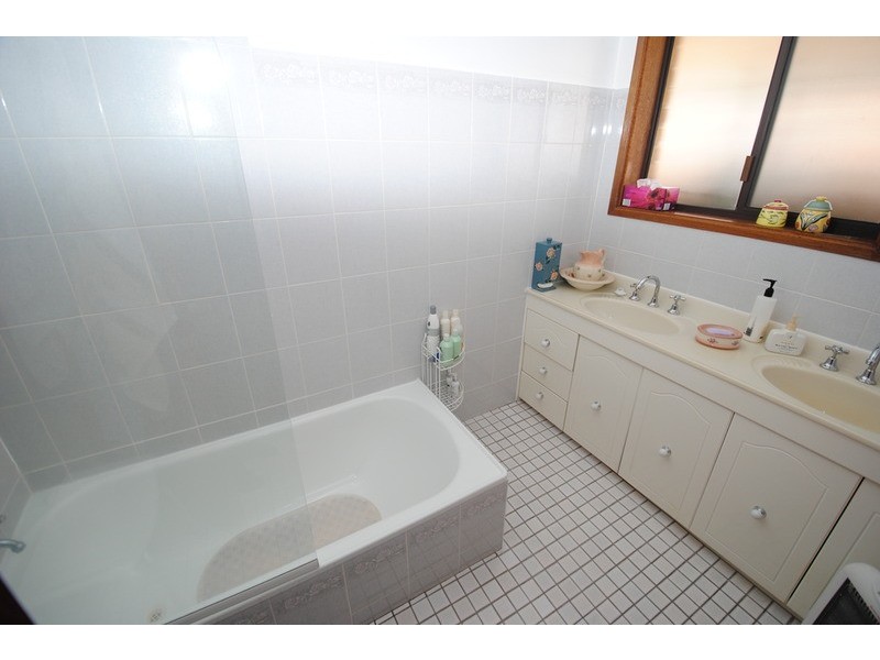 44 Enfield  Avenue, Lithgow NSW 2790