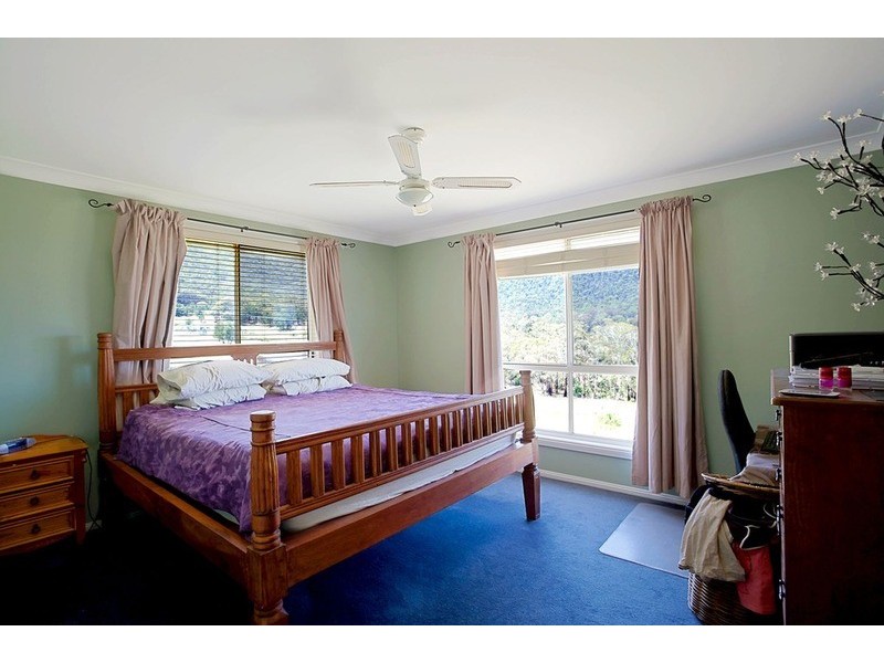 6 Daintree Close, South Bowenfels NSW 2790