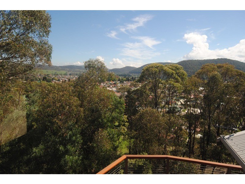 24 Hill Range  Crescent, Lithgow NSW 2790