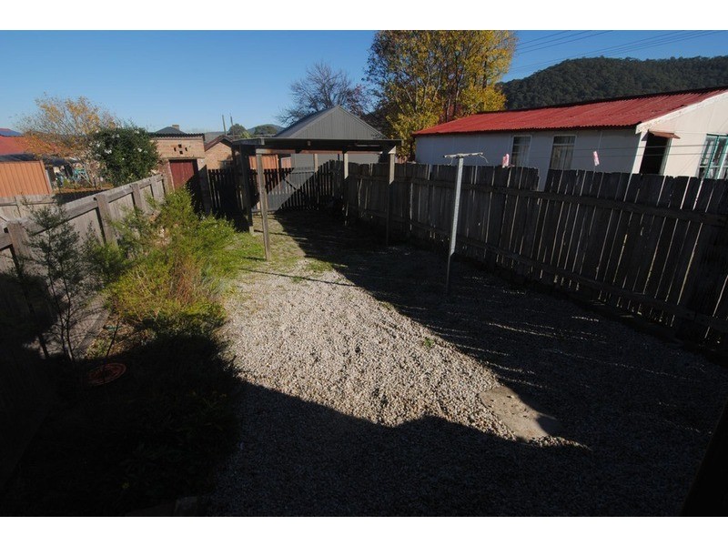 42 Hayley Street, Lithgow NSW 2790