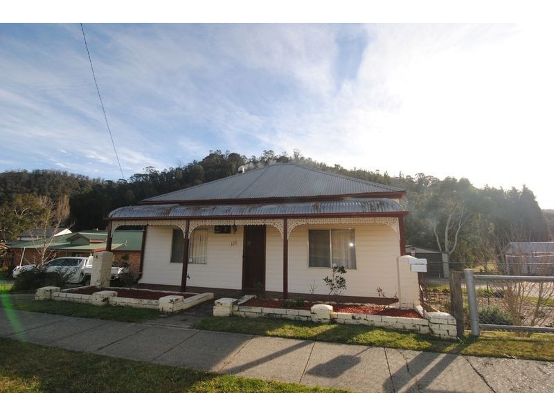 154 Bells Road, Lithgow NSW 2790