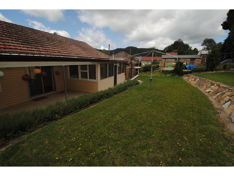 15 Birdwood  Street, Lithgow NSW 2790