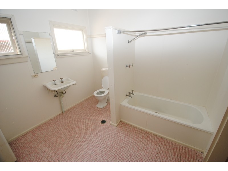15 Birdwood  Street, Lithgow NSW 2790