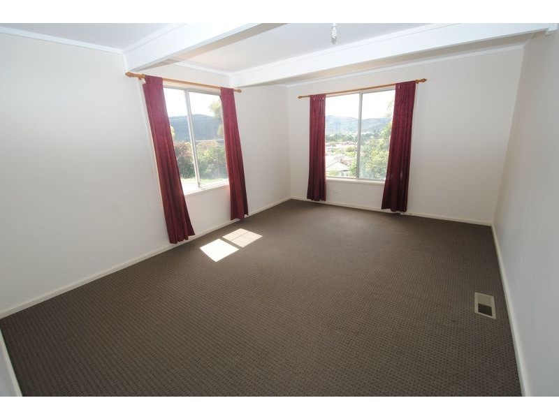 15 Birdwood  Street, Lithgow NSW 2790
