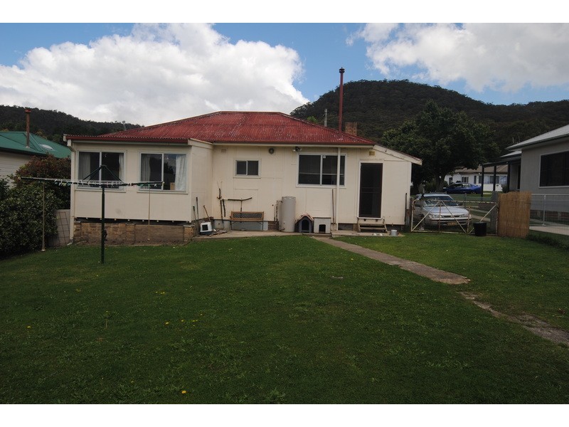 18 Beaufort Street, Lithgow NSW 2790