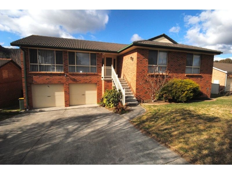 13 Chivers Close, Lithgow NSW 2790