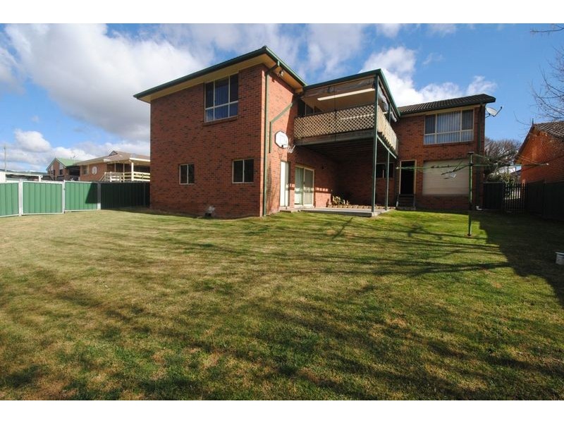 13 Chivers Close, Lithgow NSW 2790