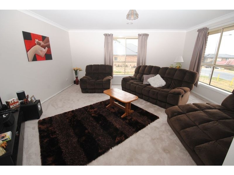 28 Hillcrest Avenue, Lithgow NSW 2790