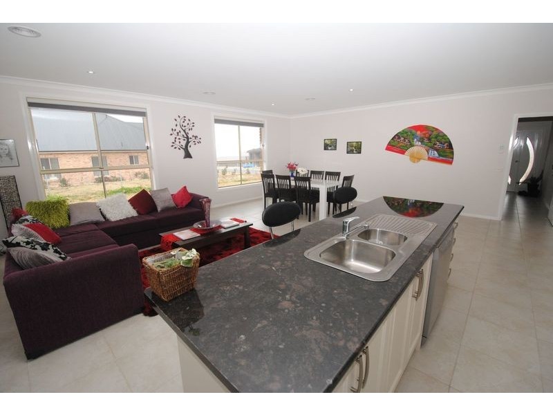 28 Hillcrest Avenue, Lithgow NSW 2790