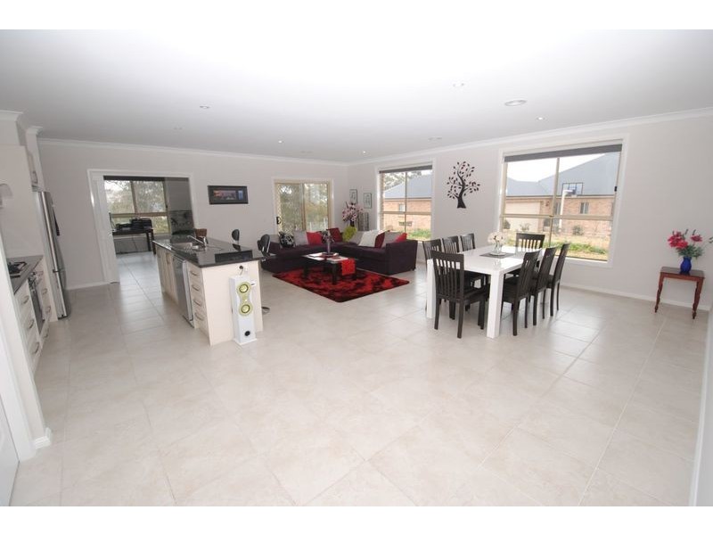28 Hillcrest Avenue, Lithgow NSW 2790