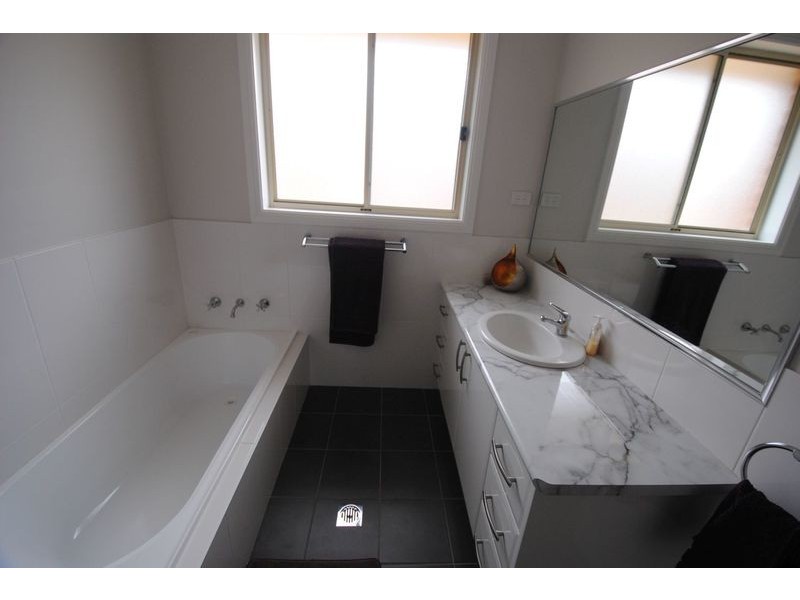 28 Hillcrest Avenue, Lithgow NSW 2790