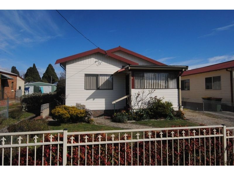 20 Academy Street, Lithgow NSW 2790