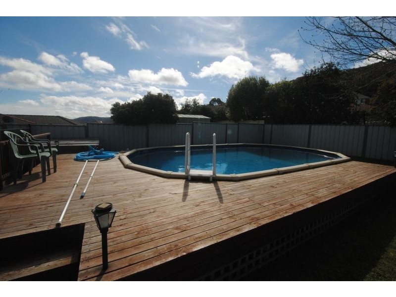 6 Sandalwood Drive, Lithgow NSW 2790