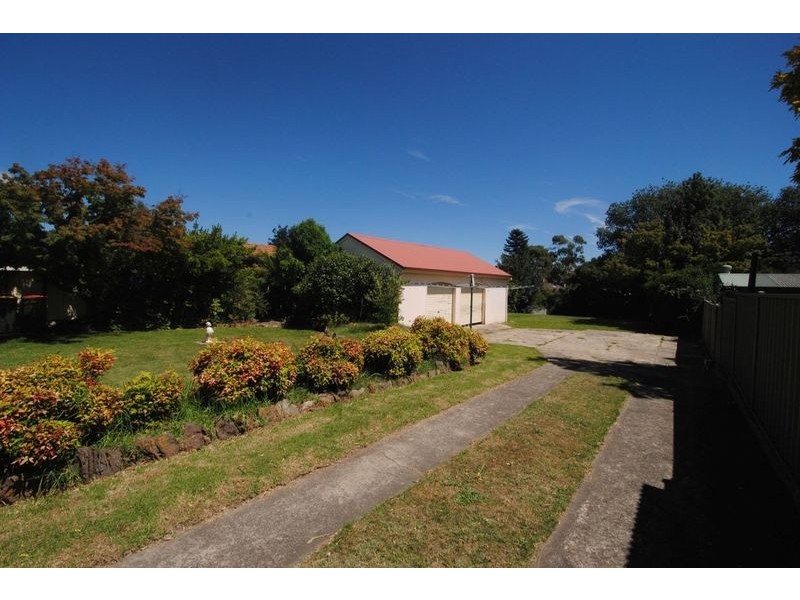 22 Rifle Parade, Lithgow NSW 2790