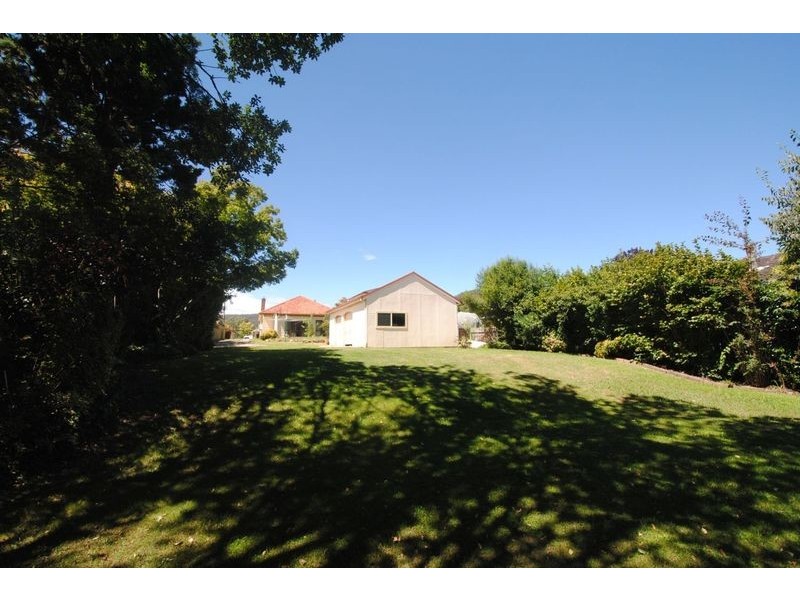 22 Rifle Parade, Lithgow NSW 2790
