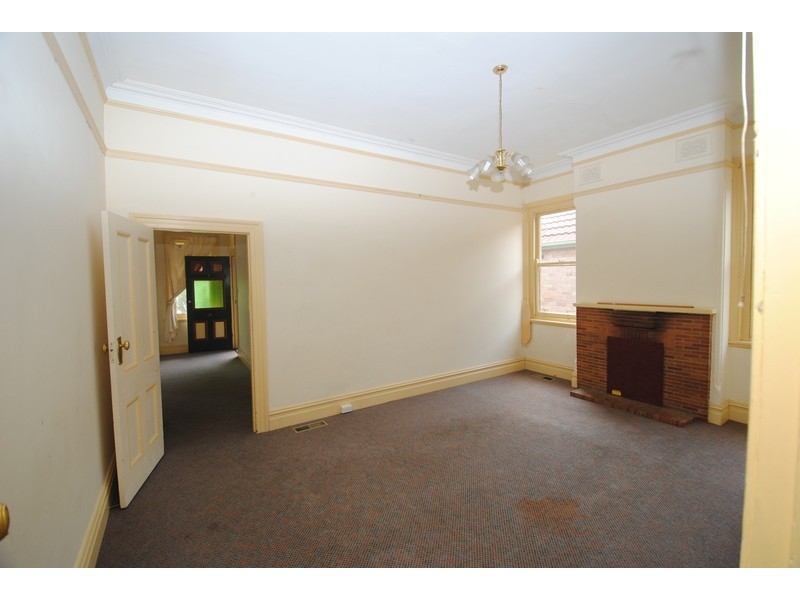 9 Laurence  Street, Lithgow NSW 2790