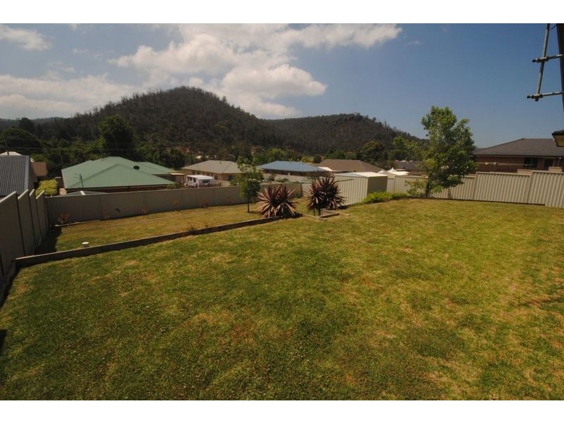 9 Henderson Place, Lithgow NSW 2790