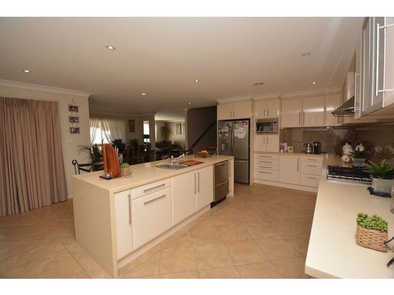 19 Henderson Place, Lithgow NSW 2790