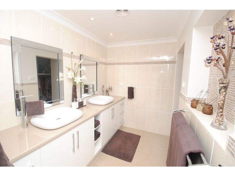 19 Henderson Place, Lithgow NSW 2790