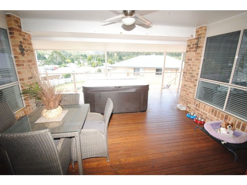 19 Henderson Place, Lithgow NSW 2790