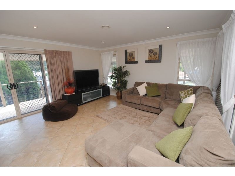 19 Henderson Place, Lithgow NSW 2790