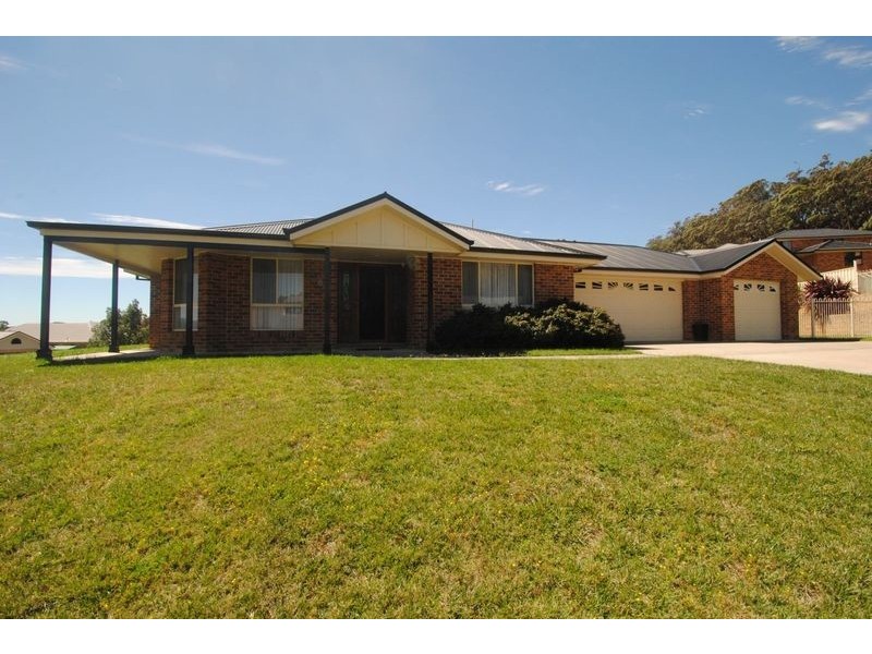 6 Claret Ash Avenue, Lithgow NSW 2790