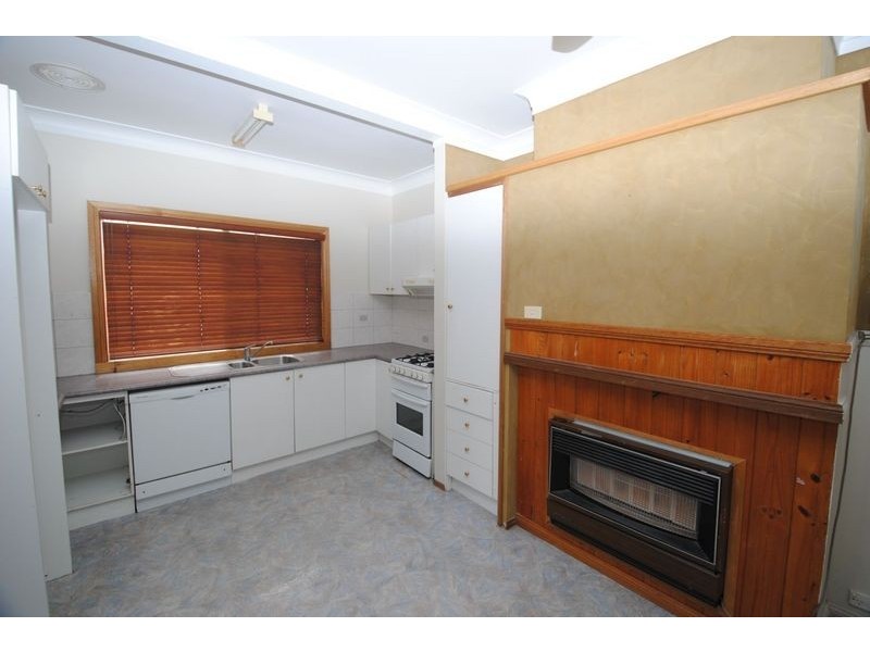 77 Rifle Parade, Lithgow NSW 2790