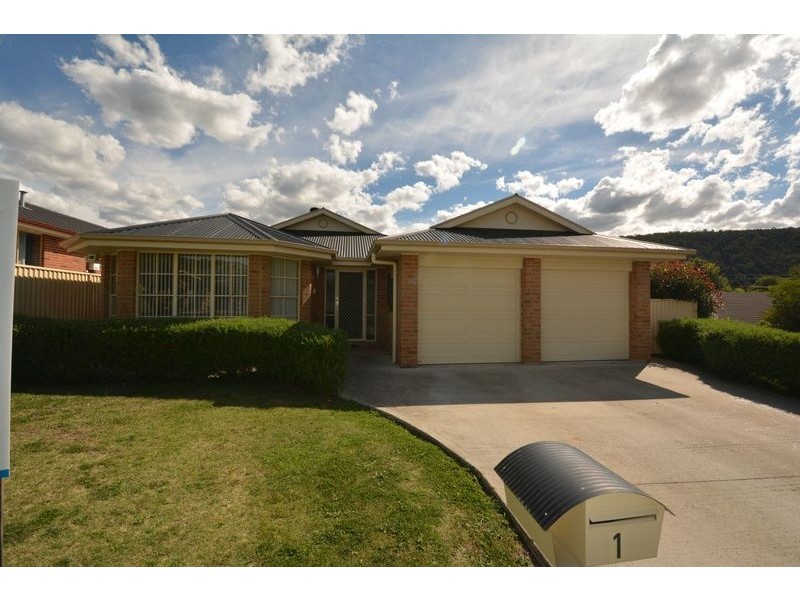 1 Henderson Place, Lithgow NSW 2790