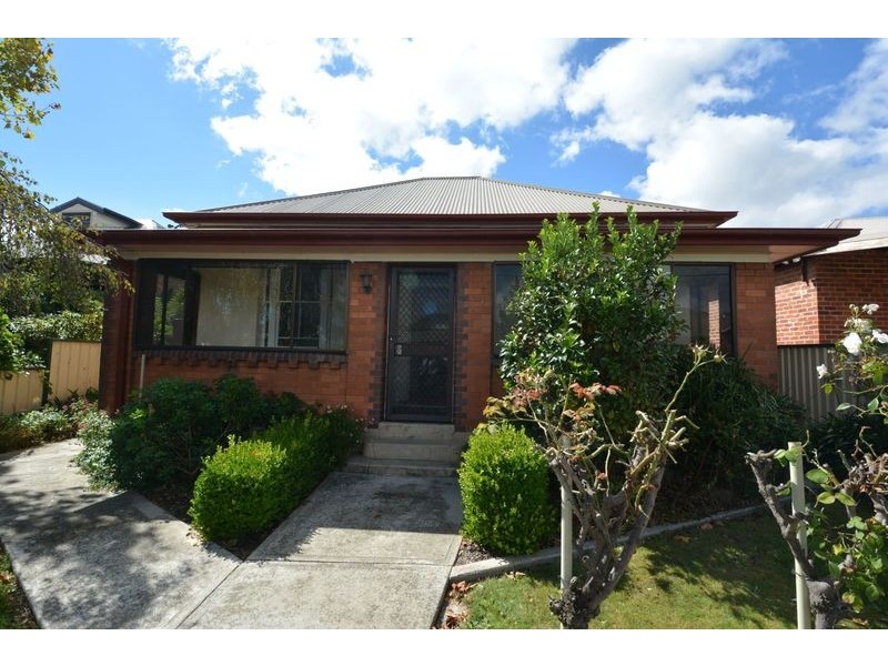 87 Calero Street, Lithgow NSW 2790