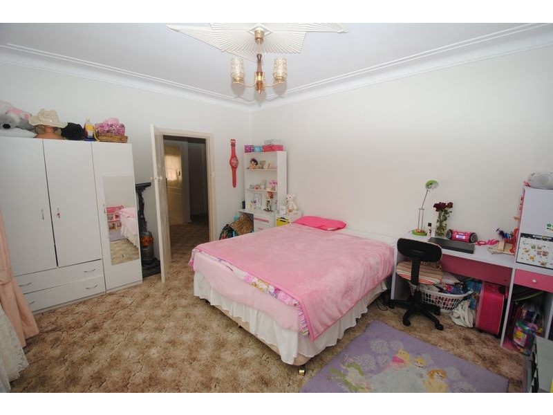 22 Rifle Parade, Lithgow NSW 2790