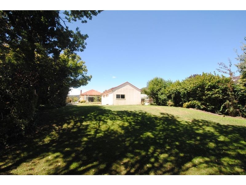 22 Rifle Parade, Lithgow NSW 2790