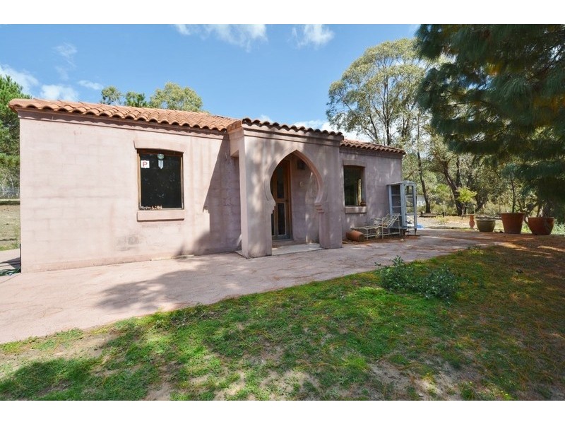 1 Hughes Lane, Marrangaroo NSW 2790