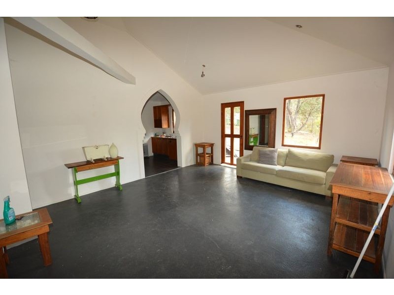 1 Hughes Lane, Marrangaroo NSW 2790
