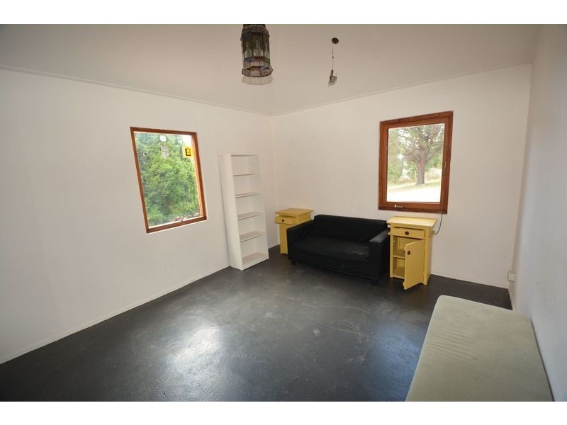 1 Hughes Lane, Marrangaroo NSW 2790