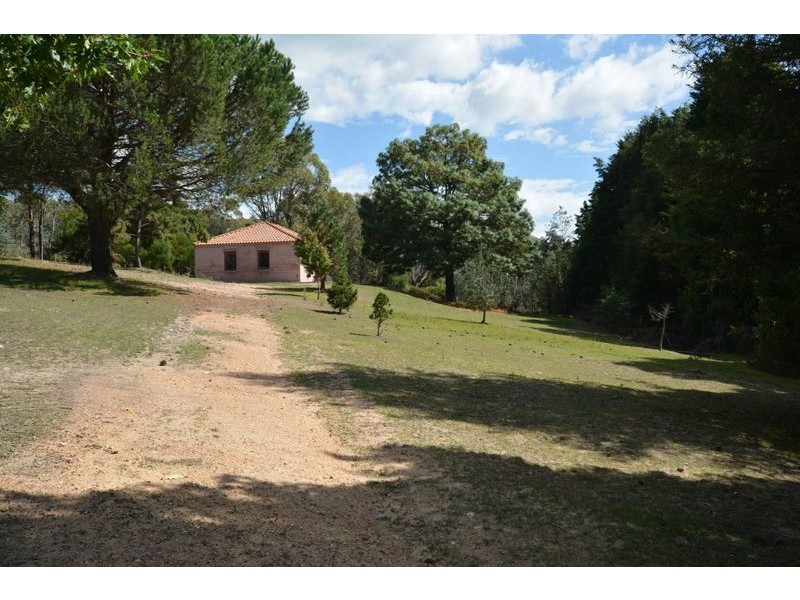 1 Hughes Lane, Marrangaroo NSW 2790