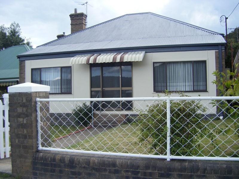 62 Sandford Avenue, Lithgow NSW 2790