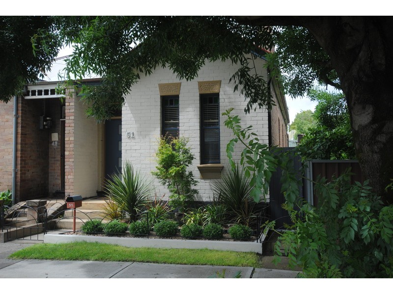 51 Read Avenue, Lithgow NSW 2790