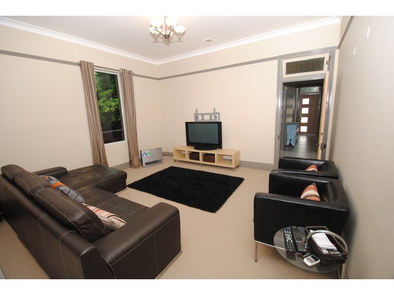 51 Read Avenue, Lithgow NSW 2790