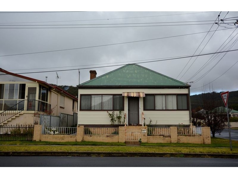 33 Chifley Road, Lithgow NSW 2790