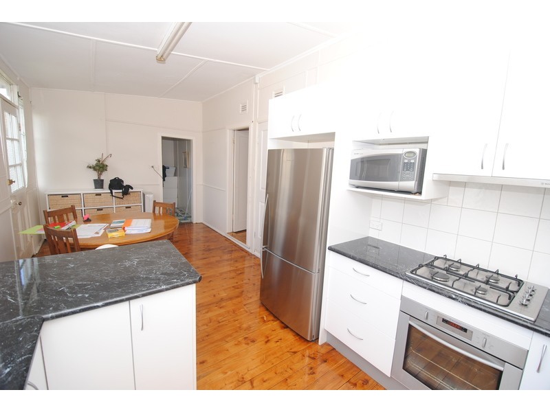 25 Rifle Parade, Lithgow NSW 2790