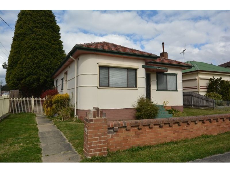 11 Enfield Avenue, Lithgow NSW 2790