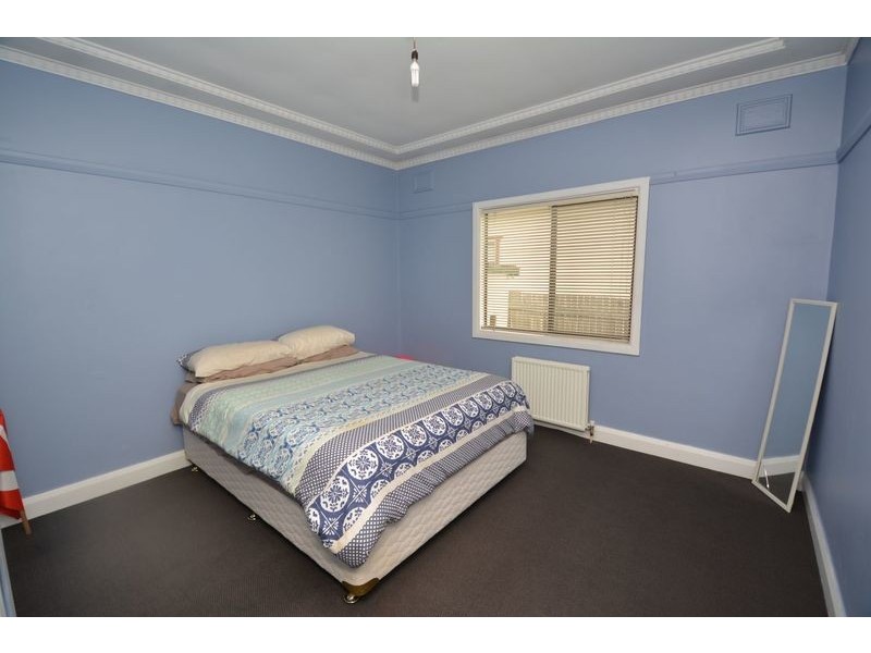 11 Enfield Avenue, Lithgow NSW 2790