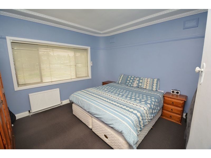 11 Enfield Avenue, Lithgow NSW 2790