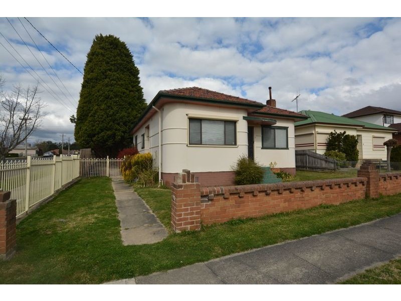 11 Enfield Avenue, Lithgow NSW 2790
