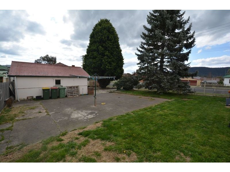 11 Enfield Avenue, Lithgow NSW 2790