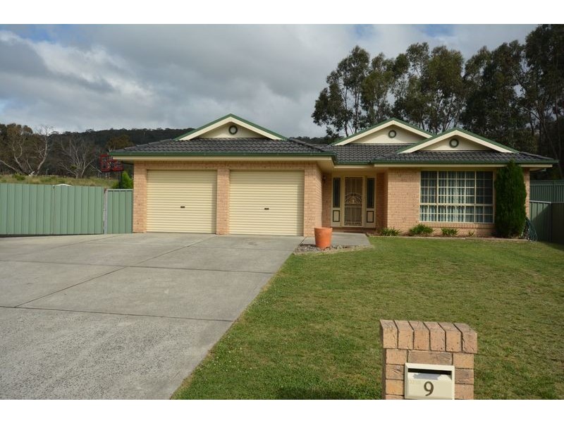 9 Mortlock Close, Lithgow NSW 2790