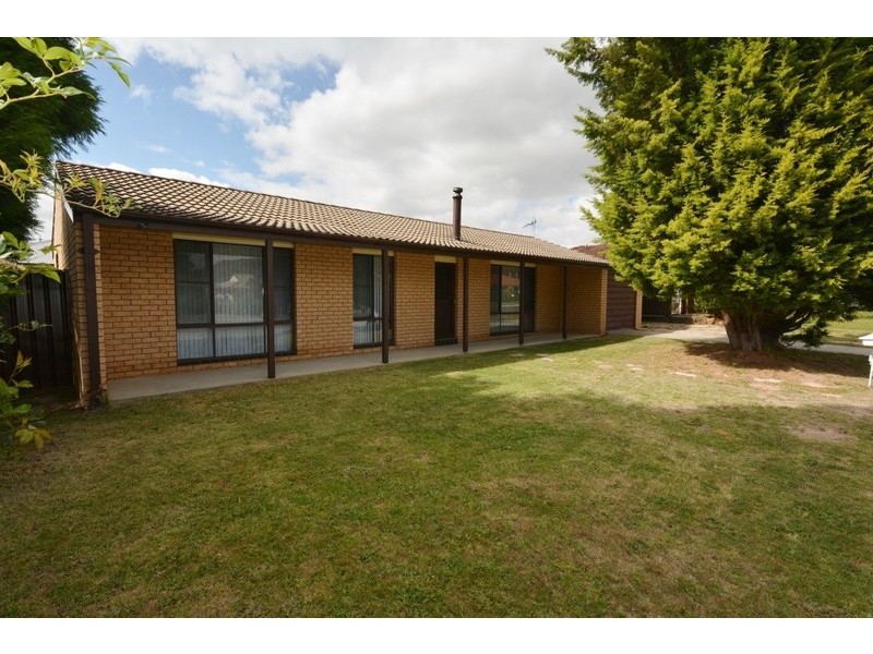 27 Chivers Close, Lithgow NSW 2790