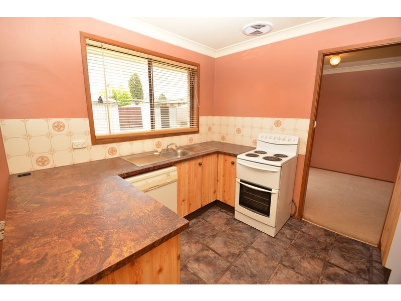 27 Chivers Close, Lithgow NSW 2790