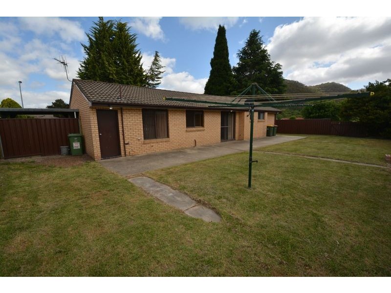 27 Chivers Close, Lithgow NSW 2790